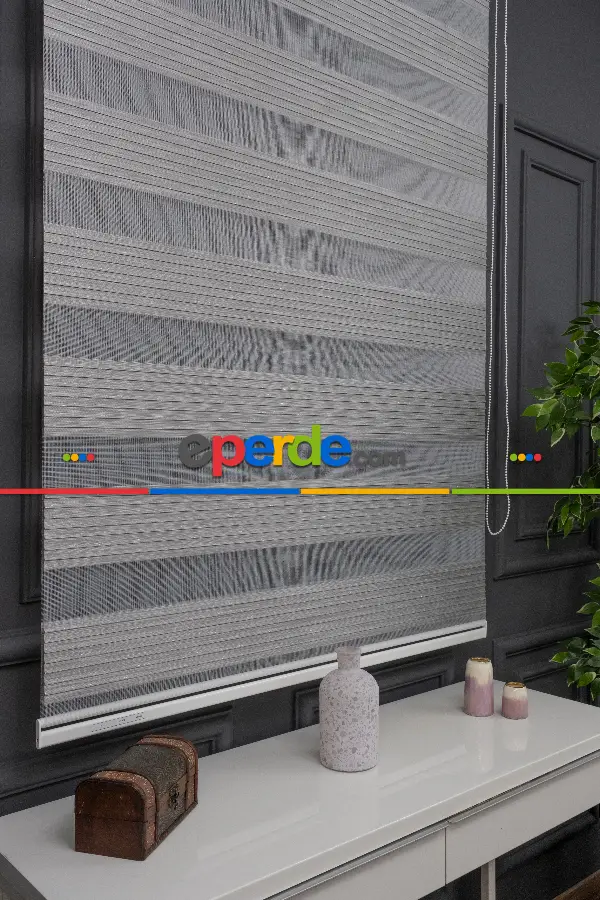 Zebra Perde - Gümüş Simli Geniş Plise Zebra Perde