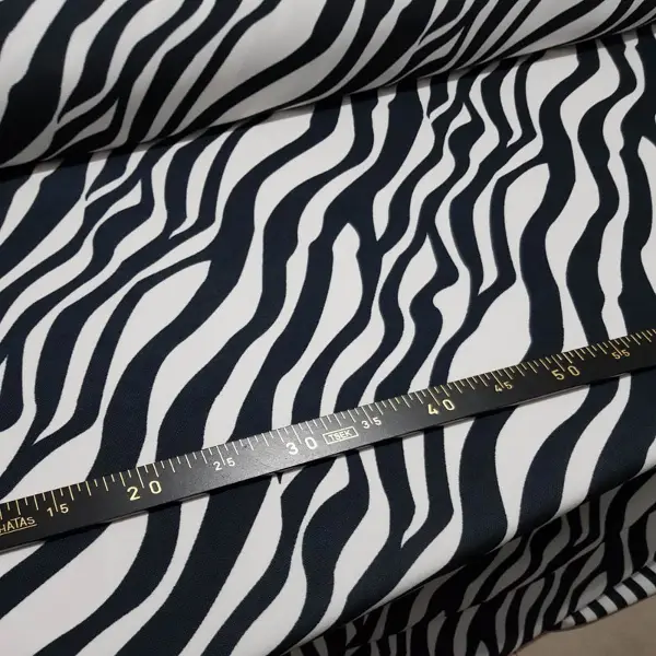 Dalgalı Siyah Desenli Fon Perde Mp103 Kumaşı Kalındır Duck Bezi Değildir- Siyah-Beyaz