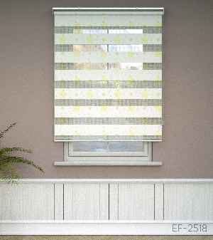 Yıldız Desenli Baskılı Zebra Perde- Çok Renkli