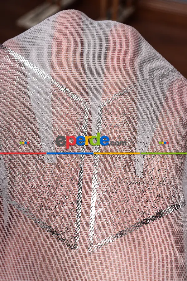 Yatak Odası - Enine Bantlı Ekru-gümüş Tt Zemin Tül Perde