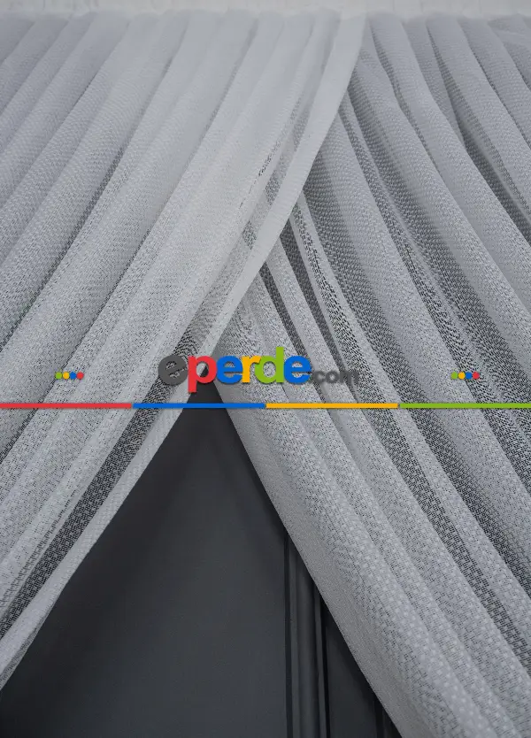 Taç Benekli Kruvaze Tiyatro Yanki Tasarım Tül