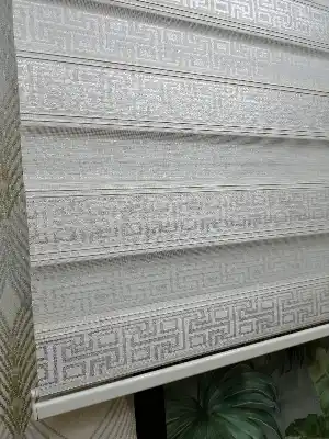 Gümüş Simli Krem Jakarlı Zebra Perde- Krem