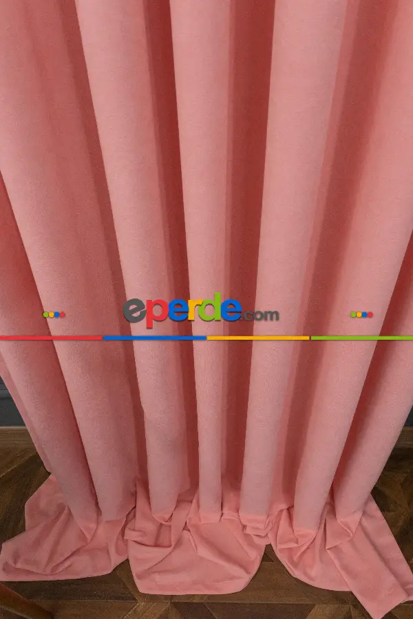 Pembe Düz Fon Perde Dökümlü En