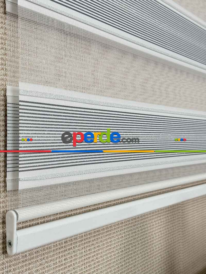 Mutfak Gri Gümüş Simli Çizgili Jakar Dokuma Zebra Perde, Standart Metal Kasalı Yüksek Kalite Kornişe Kolay Montaj Seçenekli