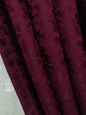 Bordo Rengi Kendinden Desenli Jakar Fon Perde (285 En)- Bordo