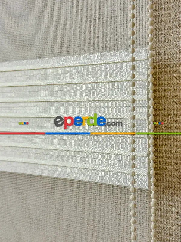 Krem Rengi Yüksek Kalite Pliseli Zebra - Kornişe Kolay Montaj Ayağı Seçenekli - Standart Metal Kasalı - Açıklamada Videosu Vardır.