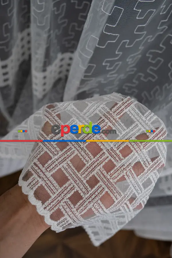 Salon Tül Modelleri - Brillant Kare İşlemeli Kare Desenli Tasarım Tül Perde