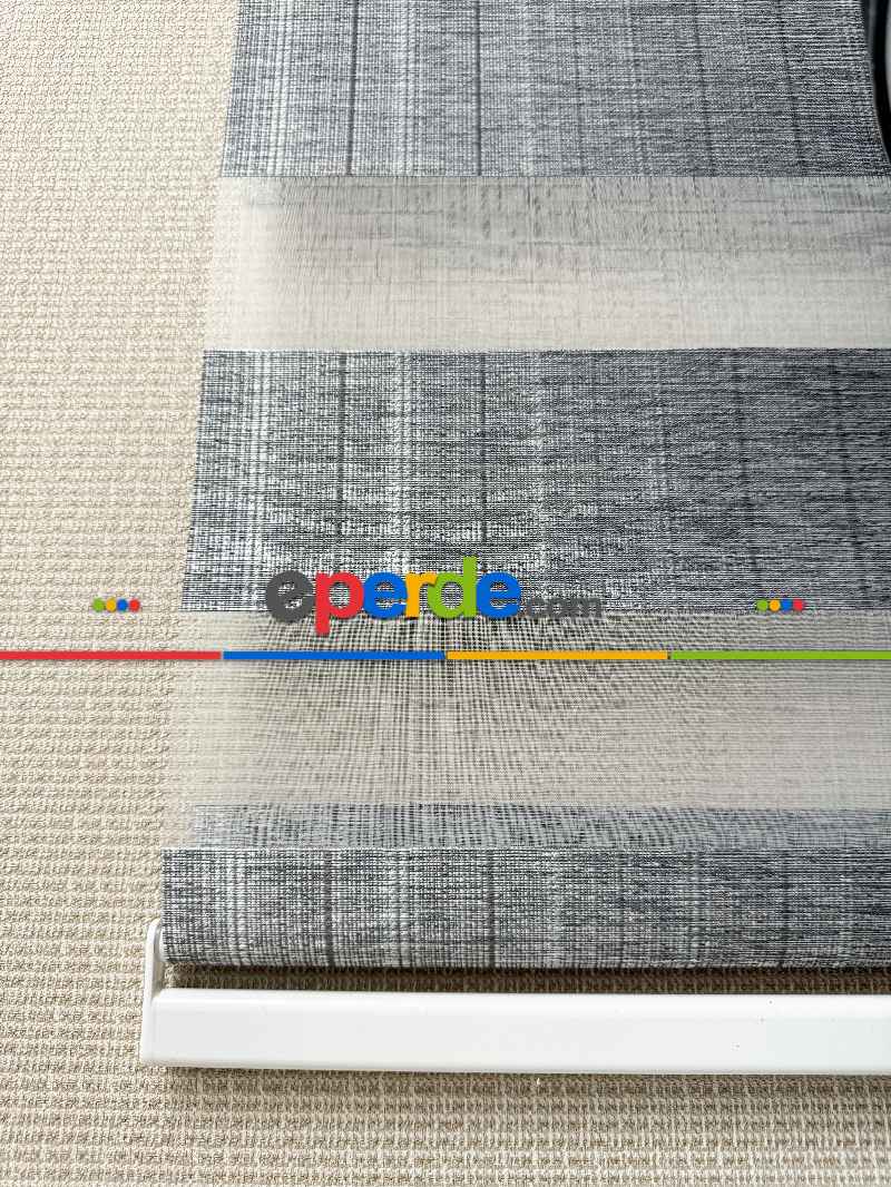 Genç Odası Gri Jakar Dokuma Zebra Perde, Standart Metal Kasalı Yüksek Kalite Kornişe Kolay Montaj Seçenekli