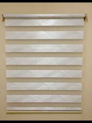 Krem Desenli Jakarlı Zebra Perde- Gri Simli