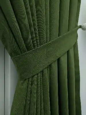 Yeşil Düz Fon Perde- Yeşil 130cm X 245cm 