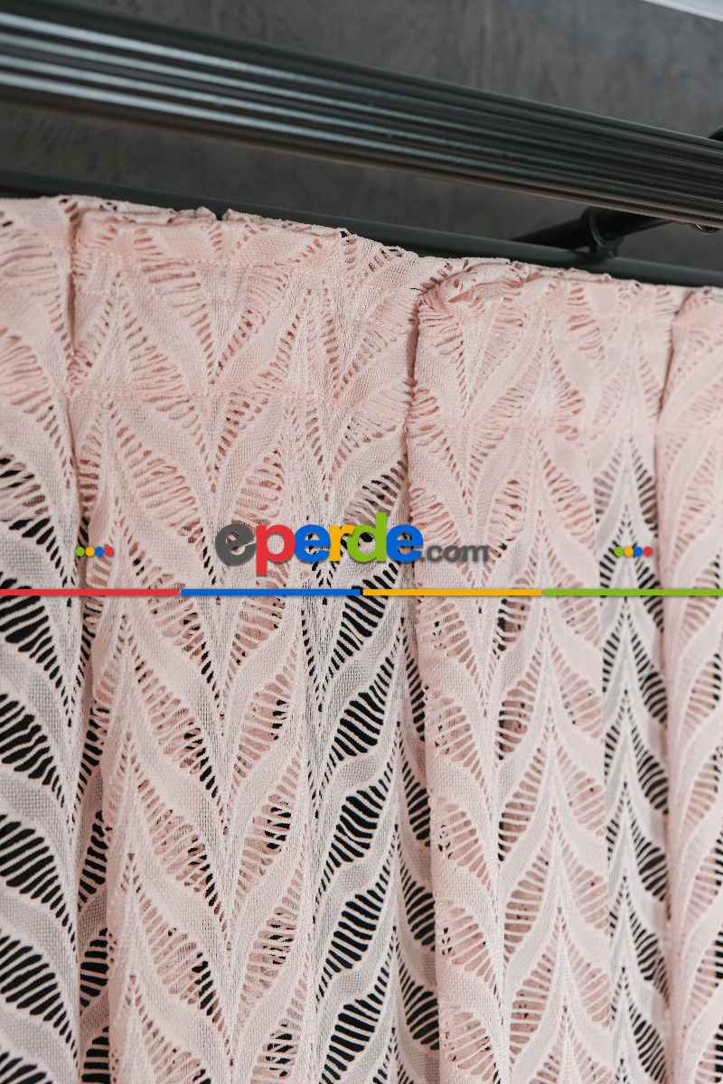 Pembe Yaprak Nakış İşlemeli Örme Tül Perde