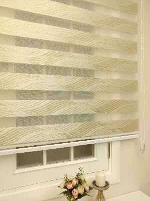 Jakarlı Zebra Perde Bdz-07- Beyaz-krem-altın Simli