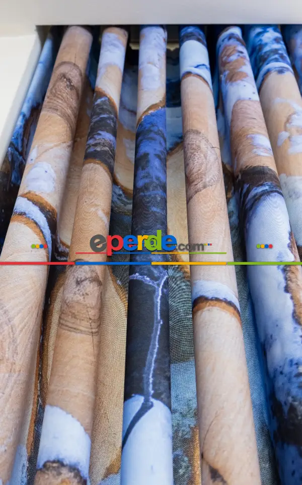 Hazır Ölçülü Dökümlü Kumaştan Kış Ve Odun Baskılı Pilesiz Fon Perde 1. Kalite