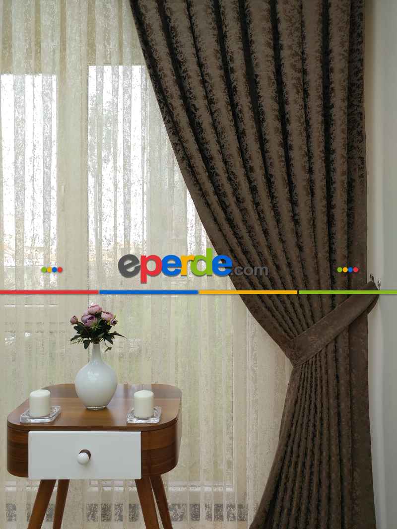 Sütlü Kahve Rengi Kendinden Desenli Jakar Fon Perde (285 En)- Kahve Açık