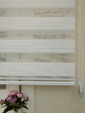 #üreticiden %40 Indirimli Açık Krem Dar Plise Zebra Perde - Beyaz