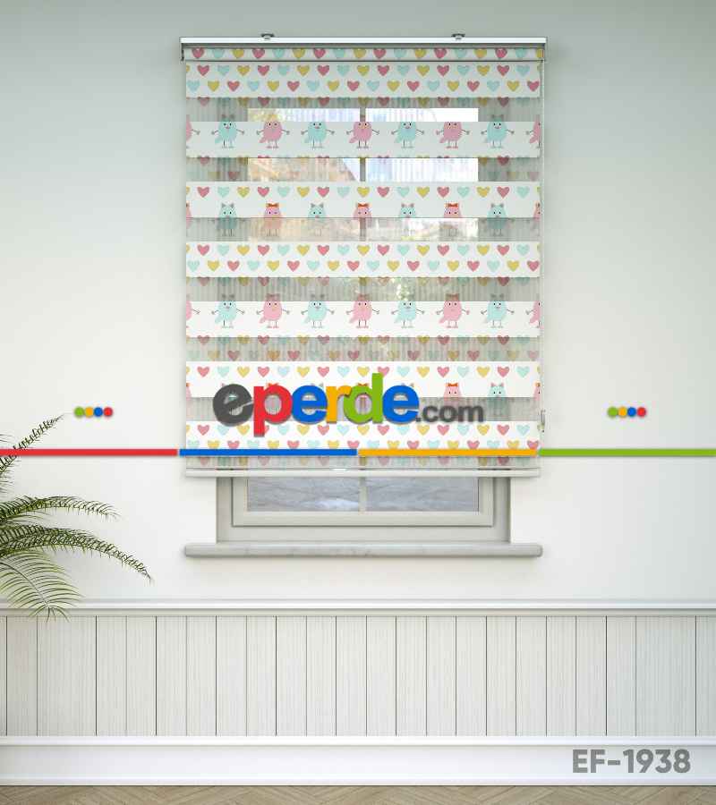 Renkli Kalp Desenli Baskılı Zebra Perde- Çok Renkli