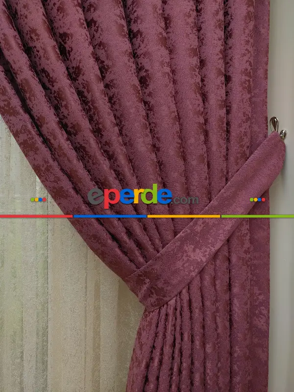 Koyu Gül Rengi Rengi Kendinden Desenli Jakar Fon Perde (285 En)- Gül Kurusu