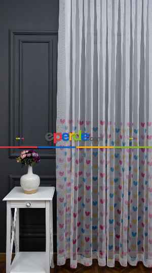 Hazır Ölçülü Petek Zemin Pembe Sarı Ve Mavi Renkli Kalpler Desenli Grek Baskılı Tül Perde