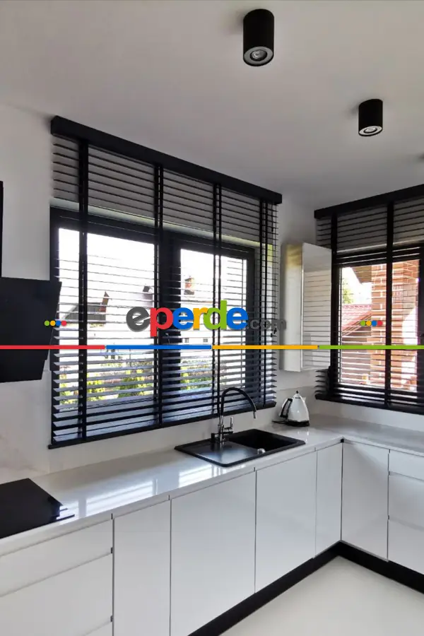 Mutfak 2025 Sezonu - 50 Mm Ahşap Görünümlü Kurdela Seçenekli Jaluzi Perde - Alev Almaz - Sudan Etkilenmez