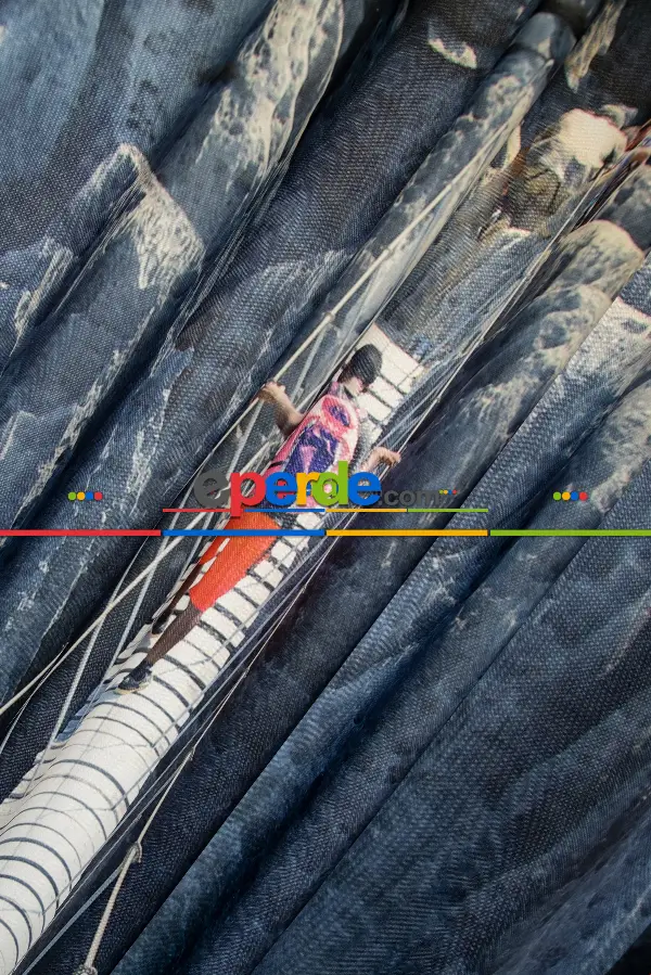 Hazır Ölçülü Dökümlü Kumaştan Köprü Ve Dağcı Manzaralı Baskılı Pilesiz Fon Perde 1. Kalite 180cm X 255cm 