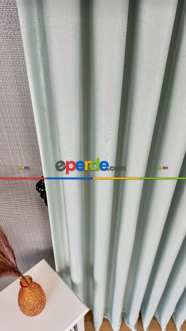 Yatak Odası - Açık Su Yeşili Blackout - Karartma Fon Perde, Premium Kalite Serisidir, � Oranında Işığı Keser