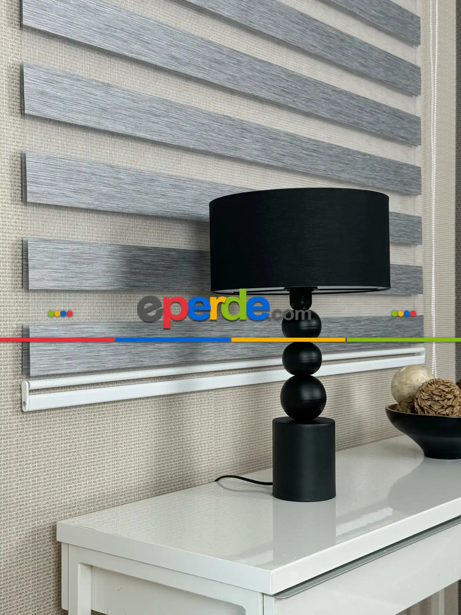 Yatak Odası Gri Bambu Zebra Perde, Standart Metal Kasalı Yüksek Kalite Kornişe Kolay Montaj Seçenekli