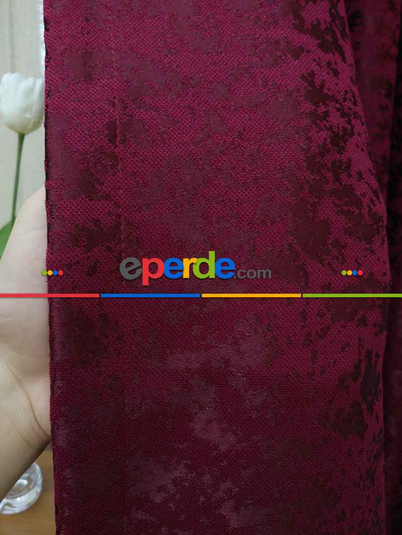 Bordo Rengi Kendinden Desenli Jakar Fon Perde (285 En)- Bordo