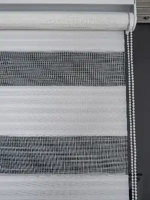 Genç Odası - Beyaz Renk Yüksek Kalite Pliseli Zebra, Mekanize Perde