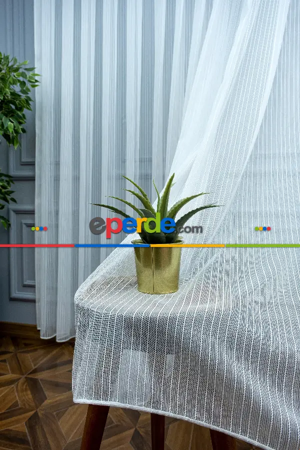 Oturma Odası - Çizgili Sim Detaylı Parlak Işıltılı Çizgi Burgu Desen Tül Perde