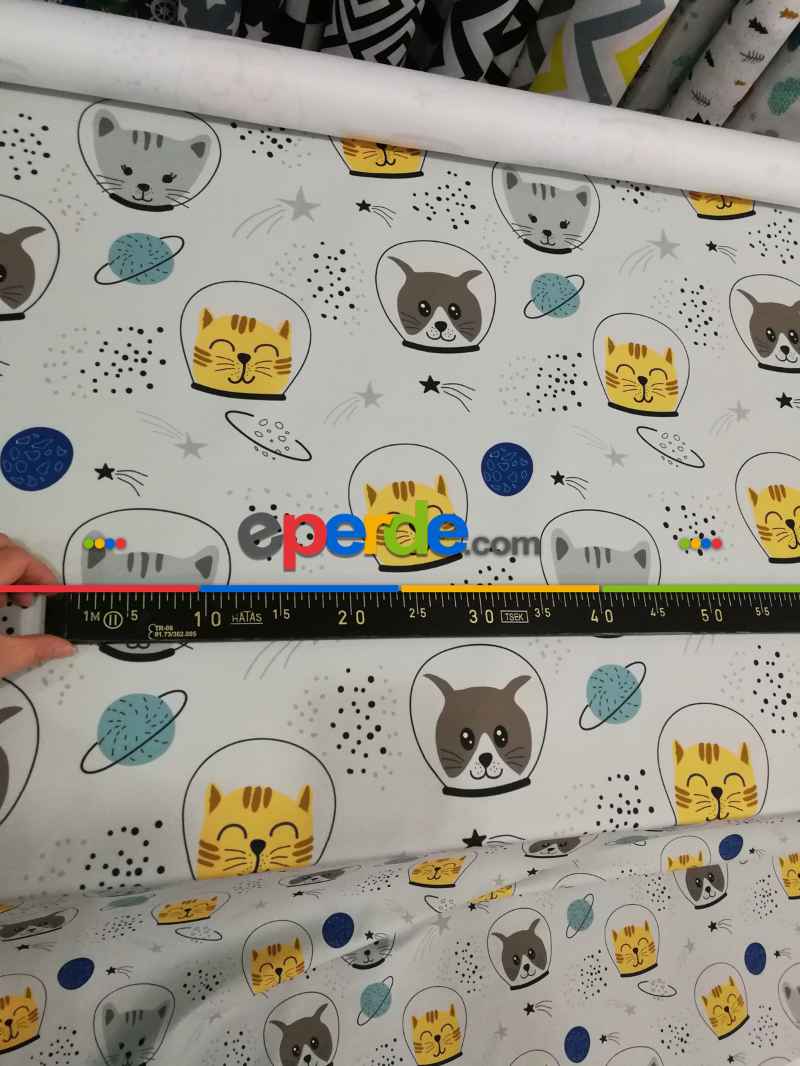 Uzaylı Kedi Desenli Fon Perde Evm1088-1 Kumaşı Kalındır Duck Bezi Değildir- Siyah