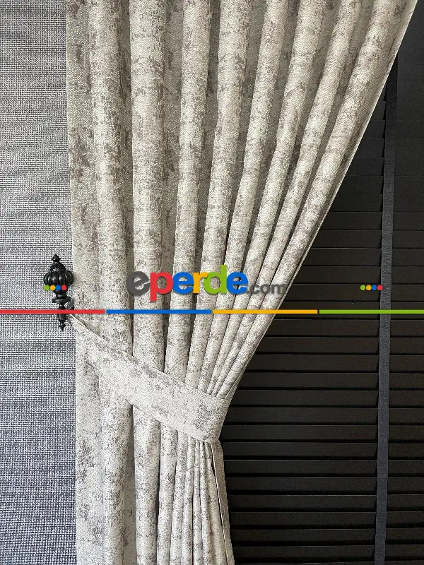 Yatak Odası - PatineDesenli Bej Kahve Desenli Jakar Fon Perde (180)- Kahve Açık