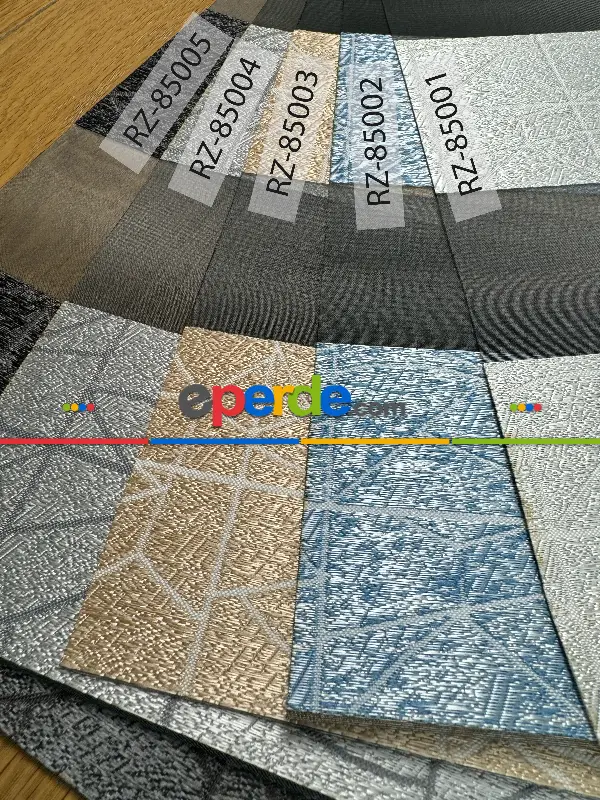 Genç Odası Parlak Antrasit Gri Geometrik Jakar Dokuma Zebra Perde, Standart Metal Kasalı Yüksek Kalite Kornişe Kolay Montaj Seçenekli