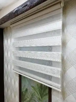 Gümüş Simli Krem Jakarlı Zebra Perde- Krem