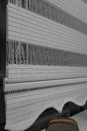 Zebra Perde - Beyaz Gümüş Simli Geniş Pileli Zebra Perde