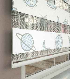 Gezegen Desenli Baskılı Zebra Perde- Çok Renkli