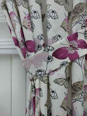 Kelebek Desenli Fon Perde Pembe Mor ( Leke Tutmaz )- Pembe-Mor