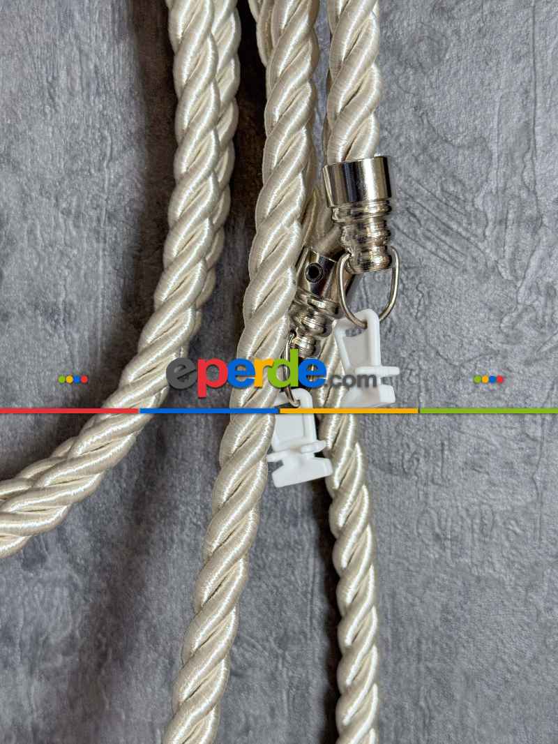 Krem Tül Perde Ve Fon Perde Kordon Toplama