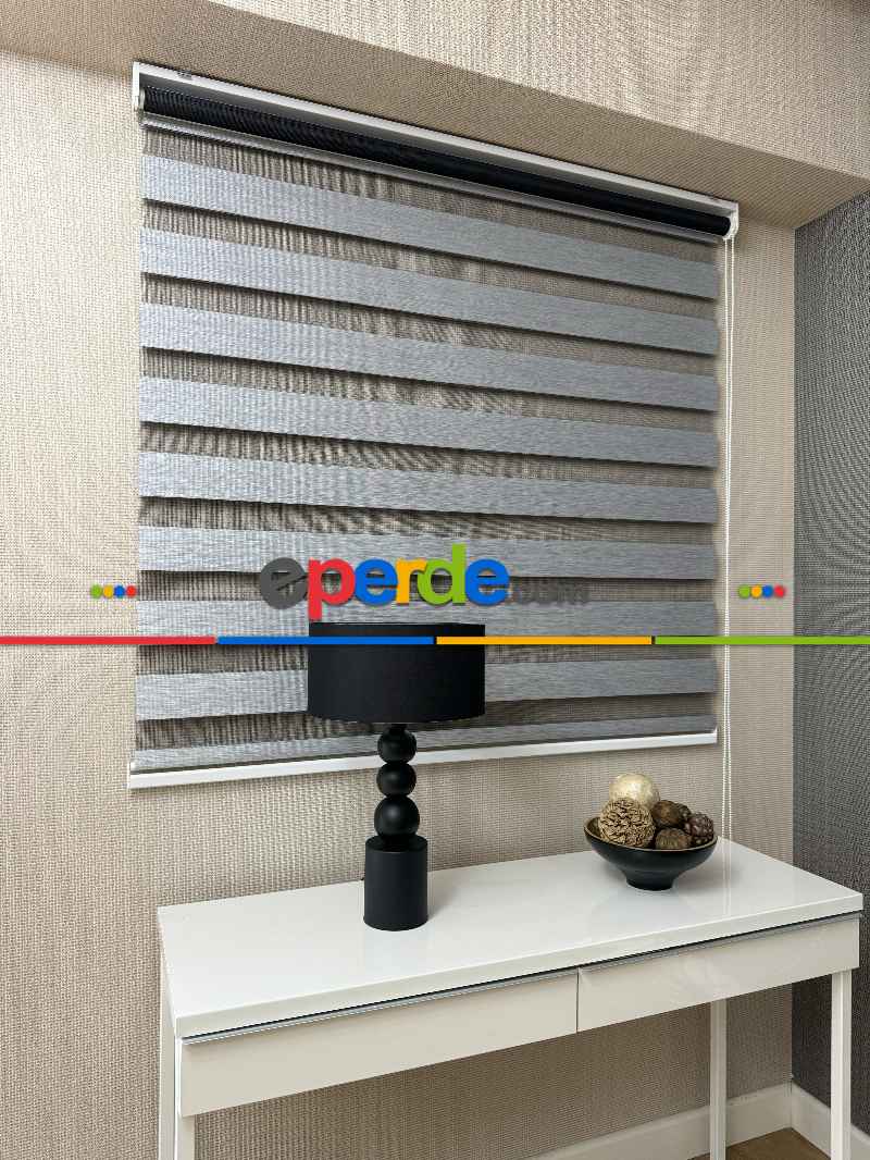 Yatak Odası Gri Bambu Zebra Perde, Standart Metal Kasalı Yüksek Kalite Kornişe Kolay Montaj Seçenekli