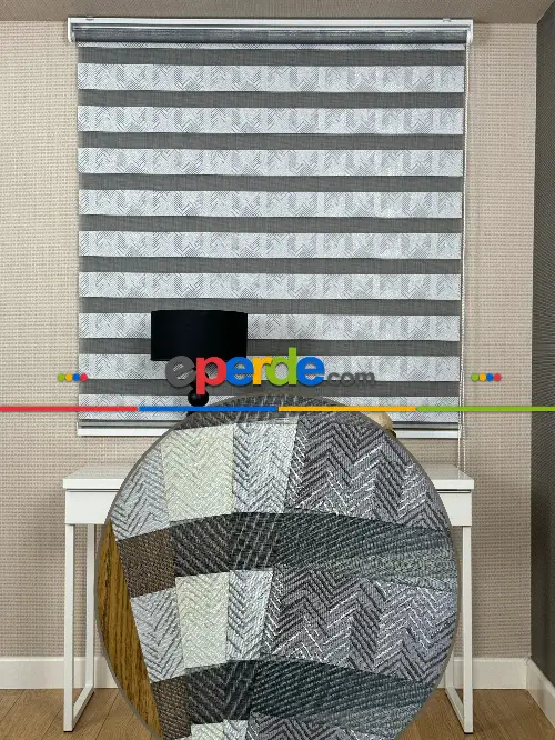 Parlak Gri Geometrik Jakar Dokuma Zebra Perde, Standart Metal Kasalı Yüksek Kalite Kornişe Kolay Montaj Seçenekli