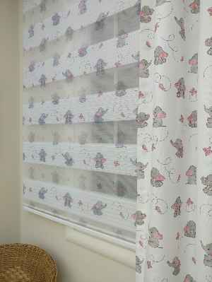 Sevimli Filler Desenli Baskılı Zebra Perde Bebek Odası Perdesi- Gri-Füme-Antrasit-Pembe