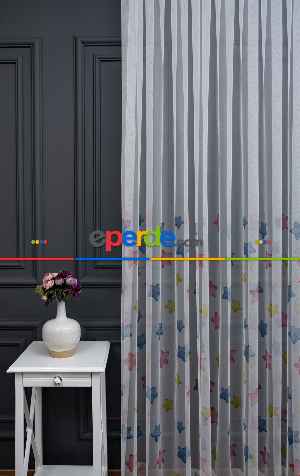 Hazır Ölçülü Petek Zemin Pembe Mavi Ve Sarı Renkli Yıldız Desenli Grek Baskılı Tül Perde