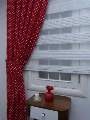 Metre İle Dikişsiz Kumaş Kırmızı Fon Perde Puanlı ( Leke Tutmaz )- Kırmızı