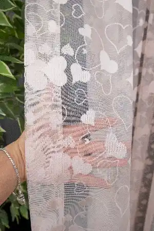 Çocuk Odası Tül - Kalpli Fransız Danteli Örme Tül Pembe