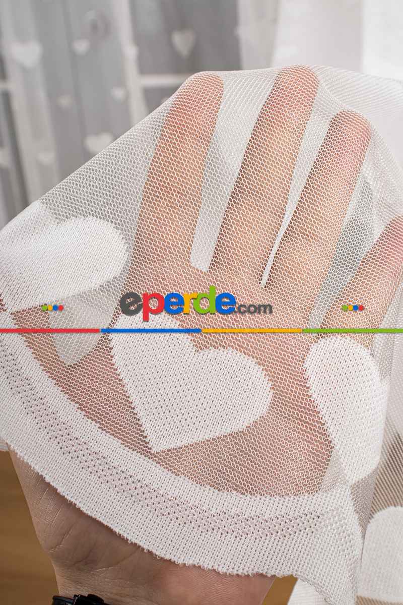 Bebek Odası -  Çocuk Odası Kalp Desenli Örme Tül Perde