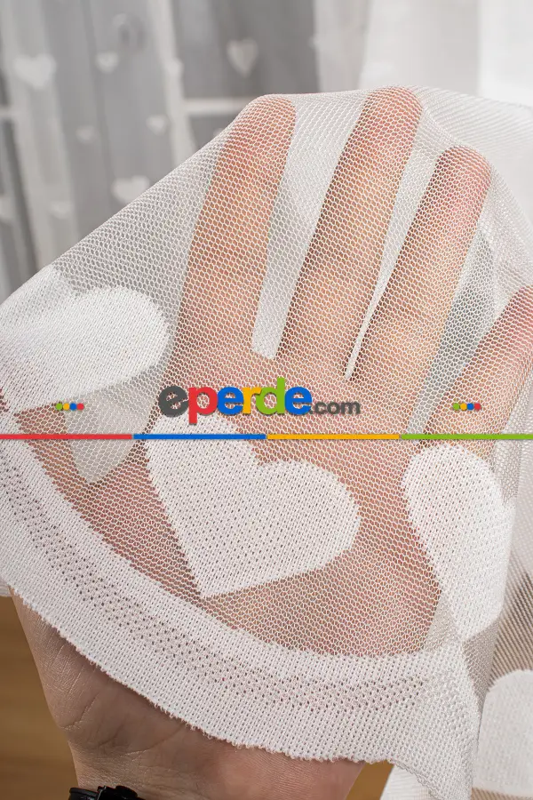 Bebek Odası -  Çocuk Odası Kalp Desenli Örme Tül Perde