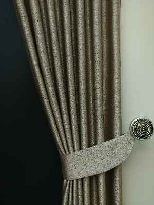 Kahve Çok Gramajlı Desenli Jakar Fon Perde