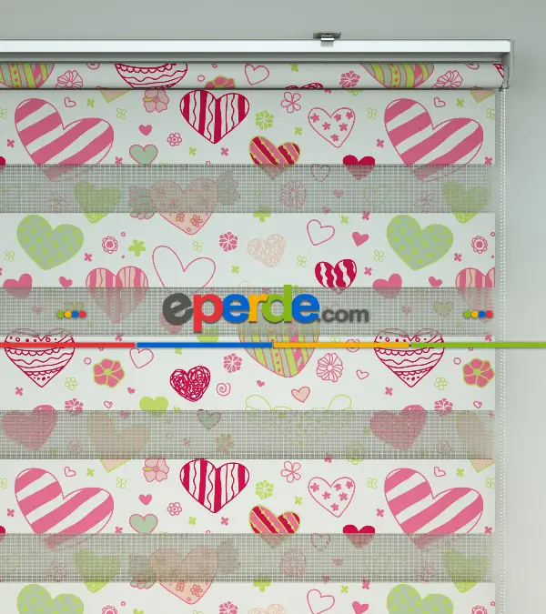 Kalp Desenli Baskılı Zebra Perde- Çok Renkli