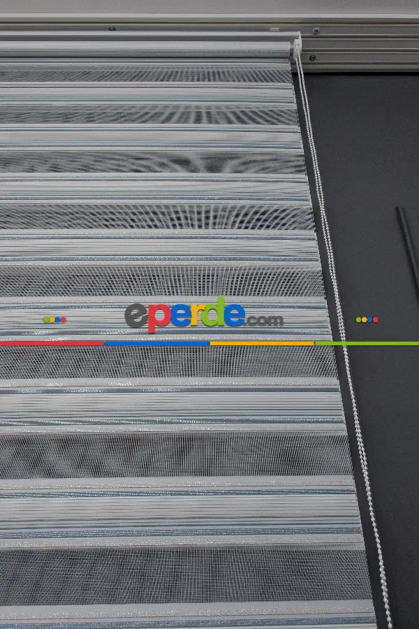 Mavi Krem Gümüş Simli Plise Zebra Perde