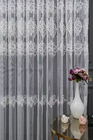 Taç Damask Sıra İşlemeli Ara Desenli Nakış İşlemeli Desen Tasarım Salon Tül Perdesi