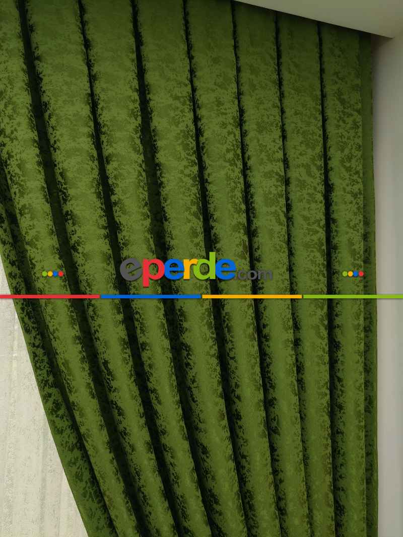 Çimen Yeşili Kendinden Desenli Jakar Fon Perde (285 En)- Yeşil